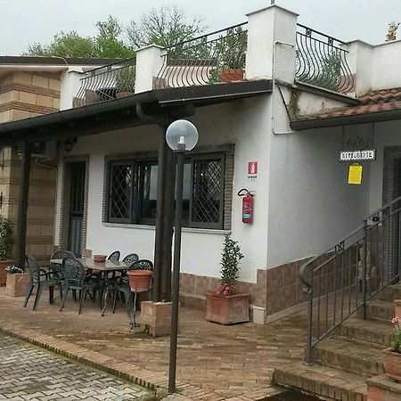 Agriturismo Borgo Nuovo Sant'Agata Dei Goti Hotel Migliara-San Silvestro Kültér fotó